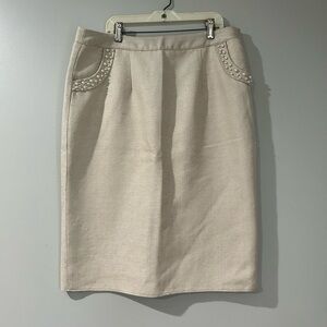 Pearl detailed pencil skirt​​​​​